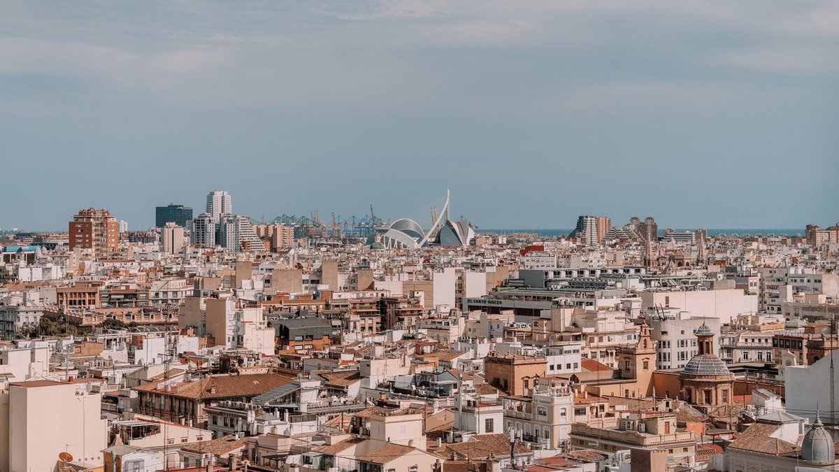 AjuntamentVLC's tweet image. 🟡Presentamos 8️⃣ proyectos por 20 millones de euros a la convocatoria del programa #EDIL de @Haciendagob, para impulsar el desarrollo urbano sostenible
🇪🇺La inversión propuesta cuenta con una posible cofinanciación del 60% por parte de fondos europeos🇪🇺.
🔗lc.cx/3hNzh3