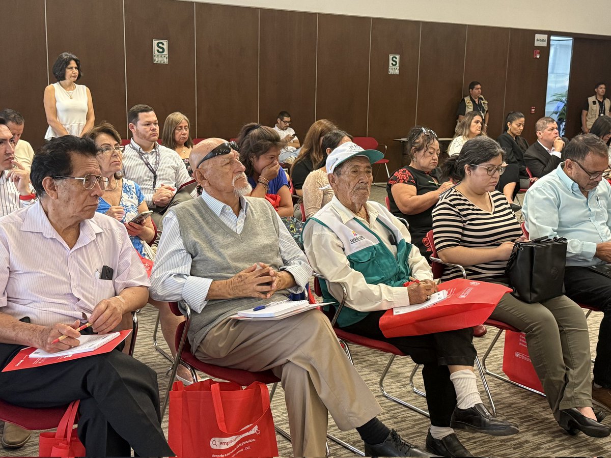 Hoy, c/<a href="/MTPE_Peru/">Ministerio de Trabajo y Promoción del Empleo</a> 🇵🇪, Italo Cardona destacó el rol clave del Servicio Público de Empleo para construir sociedades + equitativas e inclusivas

Fortalecer el #SPE en Perú, en línea con el Convenio 88, es una vía segura para promover la igualdad de oportunidades y la #JusticiaSocial