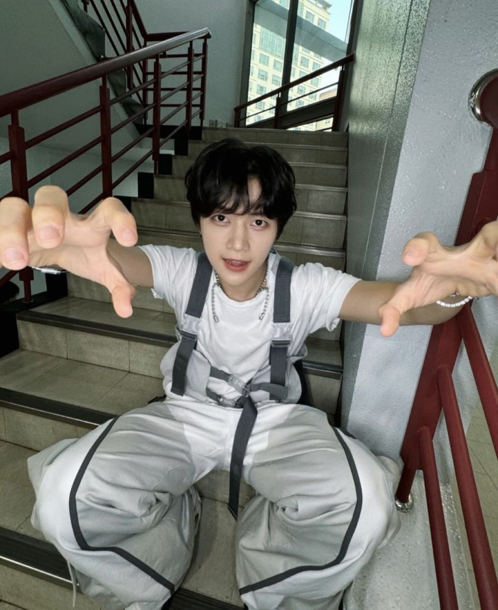 neulpup's tweet photo. boo aaaaaah!
#zrsd #ZeroseSelcaDay #iminsecure https://t.co/KEDAYr6cqH