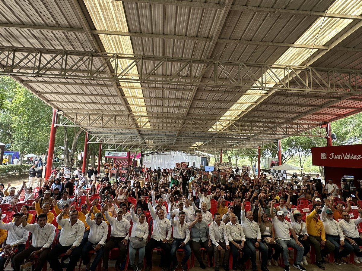 cunadelcafee's tweet photo. ¡Arrancó la Cuna del Café 2025!

Acércate al Ecoparque @comfanorte y disfruta de toda la cultura caficultorq de Norte de Santander y Colombia. 🇨🇴 

¡Te esperamos hasta las 7:30 p. m.! https://t.co/JXgqHtHbW8