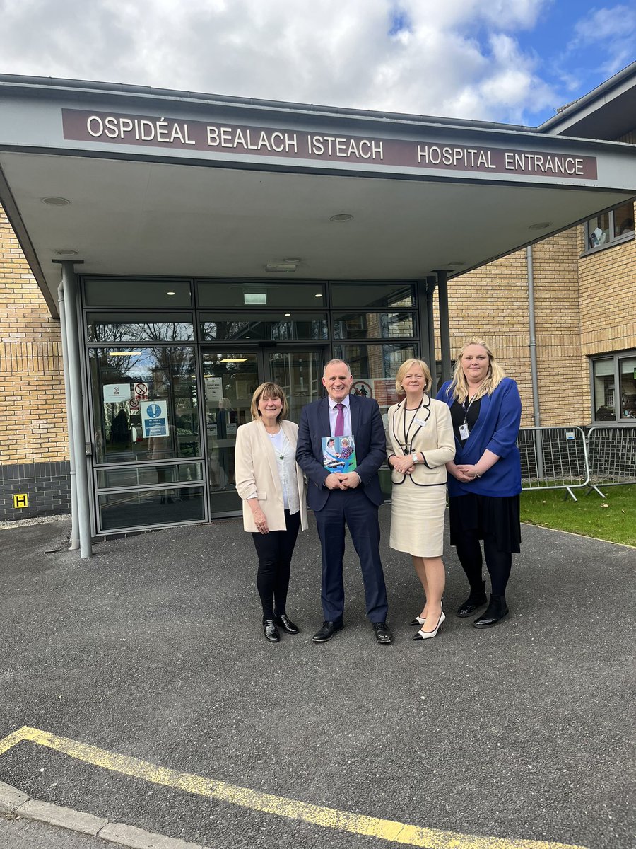 IOHClontarf's tweet image. Thank to @naoiseomuiri TD for visiting the hospital today to discuss our new strategy and future developments. 
@MichealMartinTD @SimonHarrisTD @CarrollJennifer #Rehabilitation