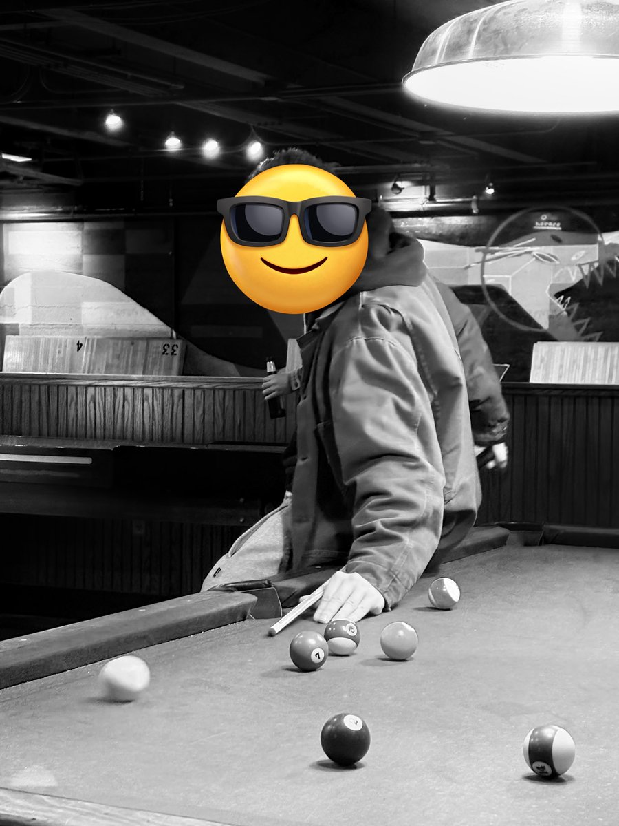 fartingballs27's tweet photo. Can someone please help me find the difference between these two photos? #dyeislife #beerdye #dyetable #ferda https://t.co/EZGhhnQ7tU