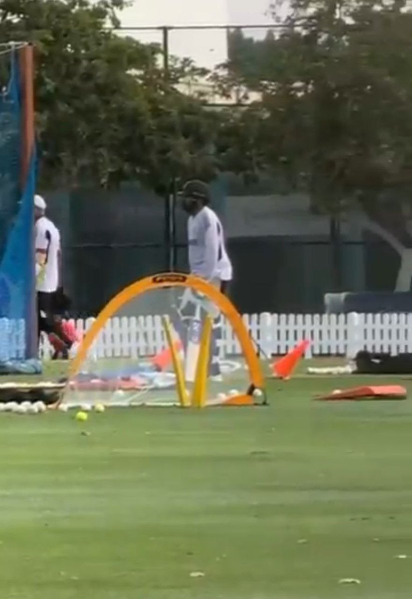 Rohit Sharma is completely fit😍

He takes guard and joins net sessions and is now practicing.