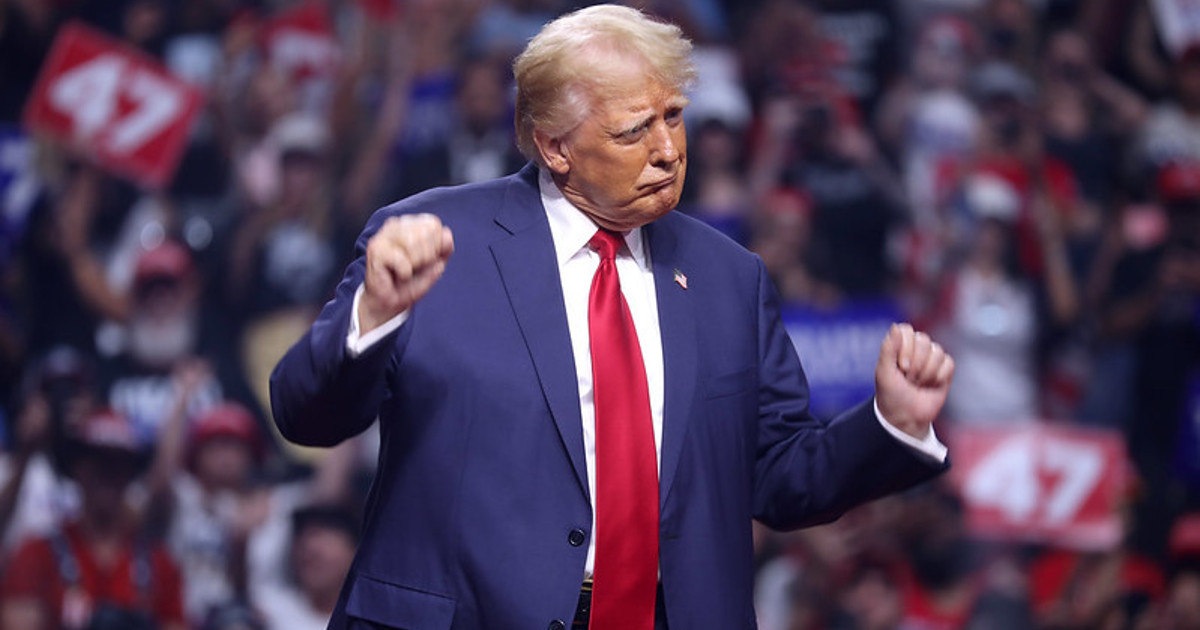 #ultimora USA. Nuove disposizioni di Trump: "Sedia elettrica per chi fa la differenziata"
lercio.it/usa-nuove-disp…