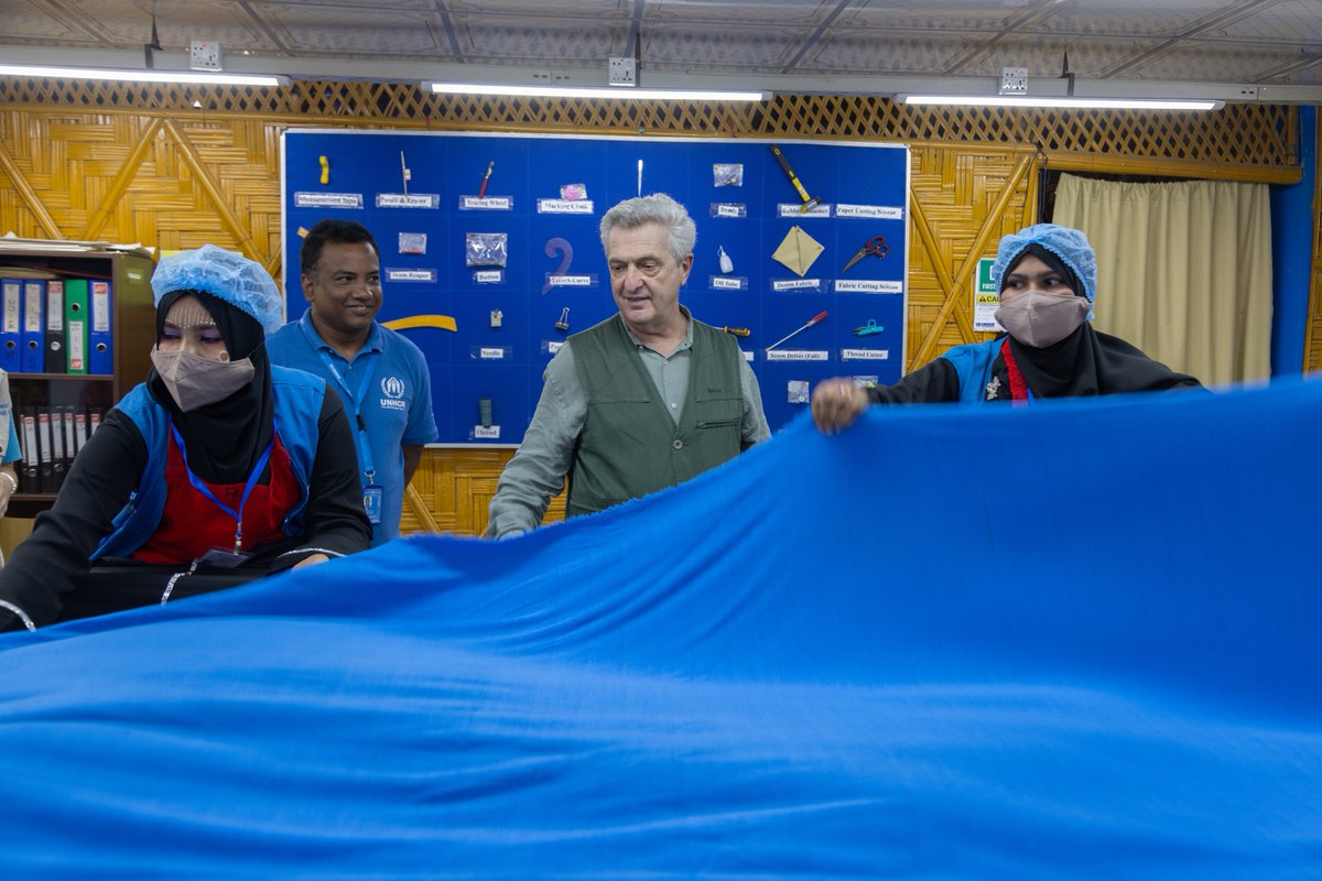 UNHCR_BGD's tweet image. What a day! We welcomed our High Commissioner @FilippoGrandi in #Rohingya refugee camps in Cox&apos;s Bazar 🇧🇩 today. 

With over 1M Rohingya refugees, his visit focused on boosting support for the government, enhancing protection + aid &amp;amp; seeking solutions to their ongoing plight.