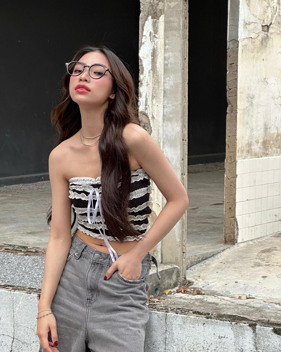 4eveforaye's tweet image. 𝐈𝐆 𝐮𝐩𝐝𝐚𝐭𝐞 : taaoem

Caption : In a blurry world, be someone’s clarity 🤓

#wiz 
#wizx4eve 
#japancollection 
#แว่นสายตาคุณภาพ

#4EVE #Taaom4EVE