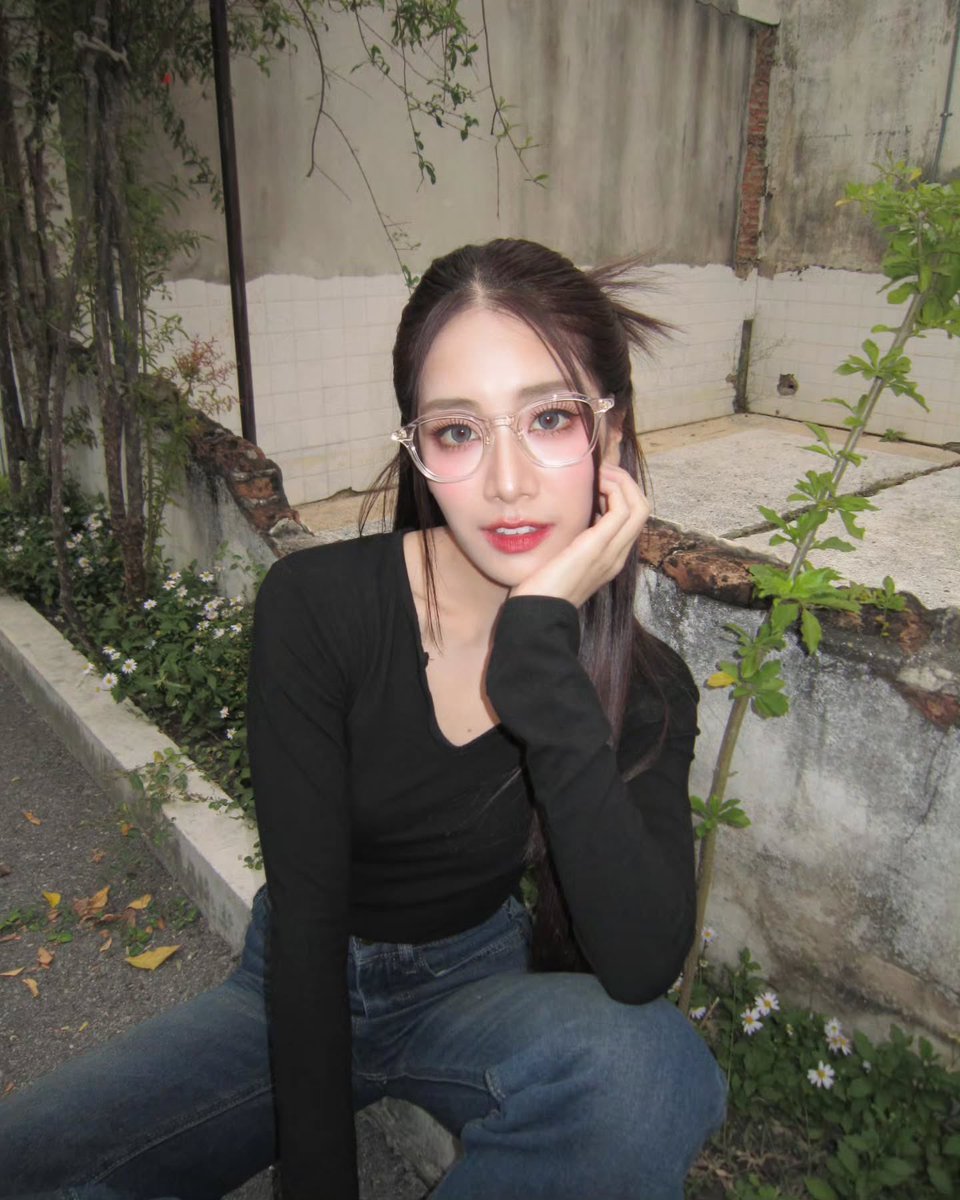 4eveforaye's tweet image. 𝐈𝐆 𝐮𝐩𝐝𝐚𝐭𝐞 : _.tiya_

Caption : 🍀
#wiz  #wizx4eve 
#japancollection 
#แว่นสายตาคุณภาพ

#4EVE #Mind4EVE