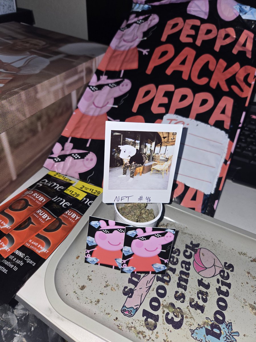 007_Crypto_'s tweet photo. Damn looked thru some mail and found my peppa pack big thanks to @PeppaPacks for that care package ! Became a pepper pioneer and recieved something just like he said. 💯 
Good indoor bud coming strait to your front door .
Shout out @booksey was sitting in his spaces 🔥 https://t.co/QsQ0pVnUqz