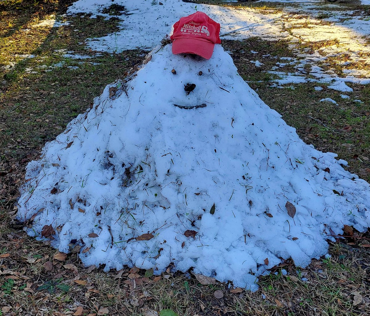 <a href="/JenCarfagno/">Jen Carfagno</a> <a href="/GregPostel/">Greg Postel</a> <a href="/JacquiJerasTV/">Jacqui Jeras</a> In north central Florida we measure by how big our snow man or in my case snow dog is 😄