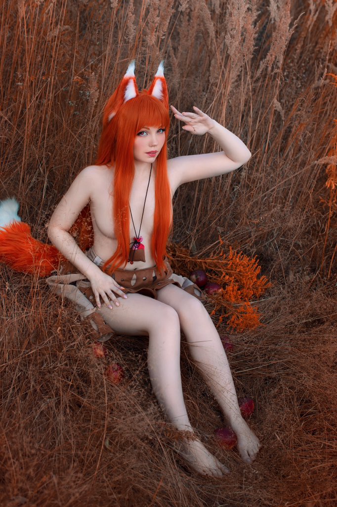 caticornplay's tweet photo. Holo the wise wolf and her long journey https://t.co/3pMNWRyuz6