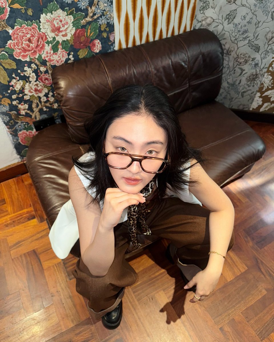 4eveforaye's tweet image. 𝐈𝐆 𝐮𝐩𝐝𝐚𝐭𝐞 : ppunnch

Caption : Simpson tell me my fortune 

#wiz  #wizx4eve #japancollection #แว่นสายตาคุณภาพ

#4EVE #Punch4EVE