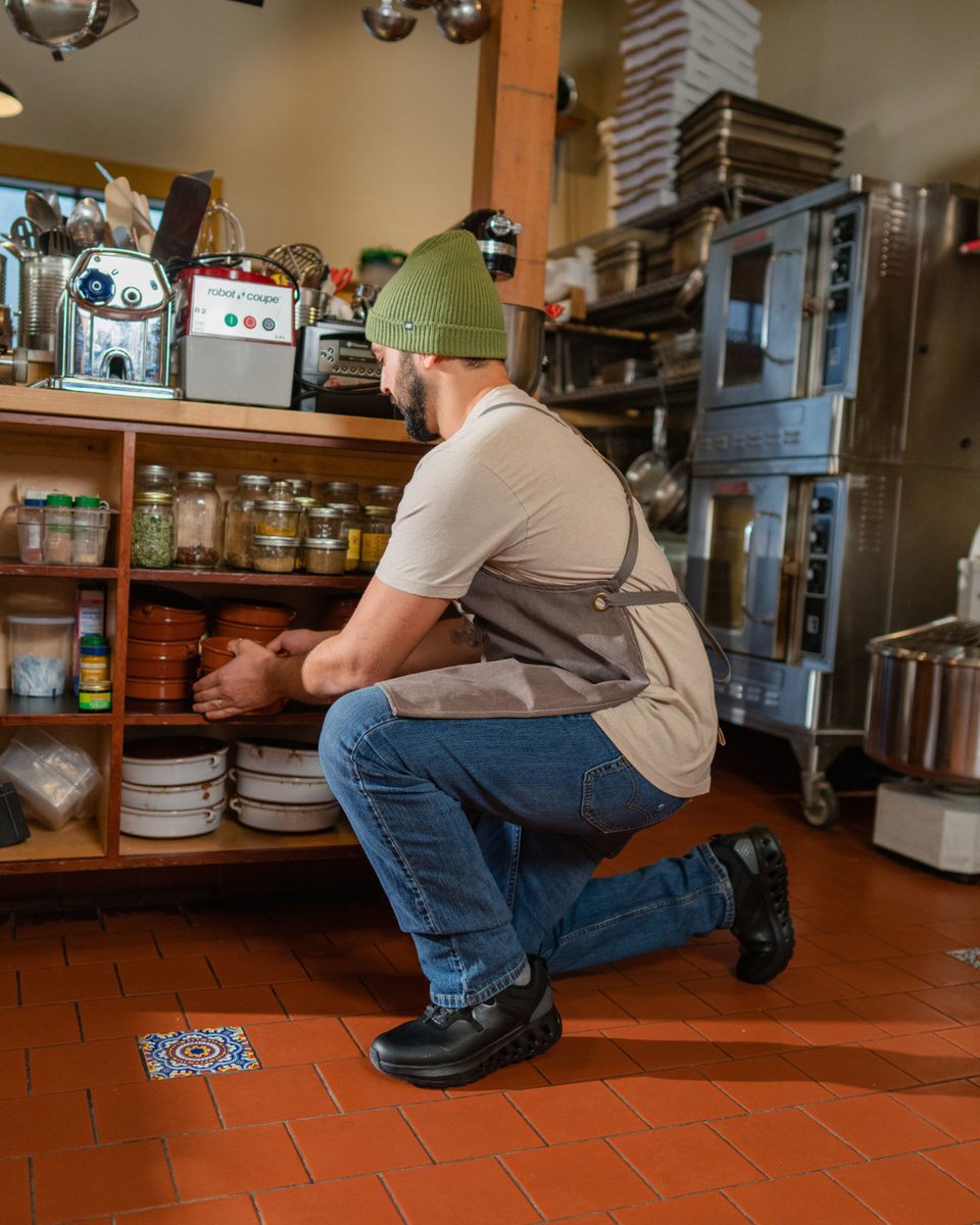 shoesforcrews's tweet image. If you're looking for a sleek new work shoe that looks as good as it feels, check out our just-dropped Springer 4SG™ work shoe. Experience the lightweight cushioning in every step. ow.ly/a5sv50V2npg

#slipresistant #shoesforcrews #comfortableworkshoe