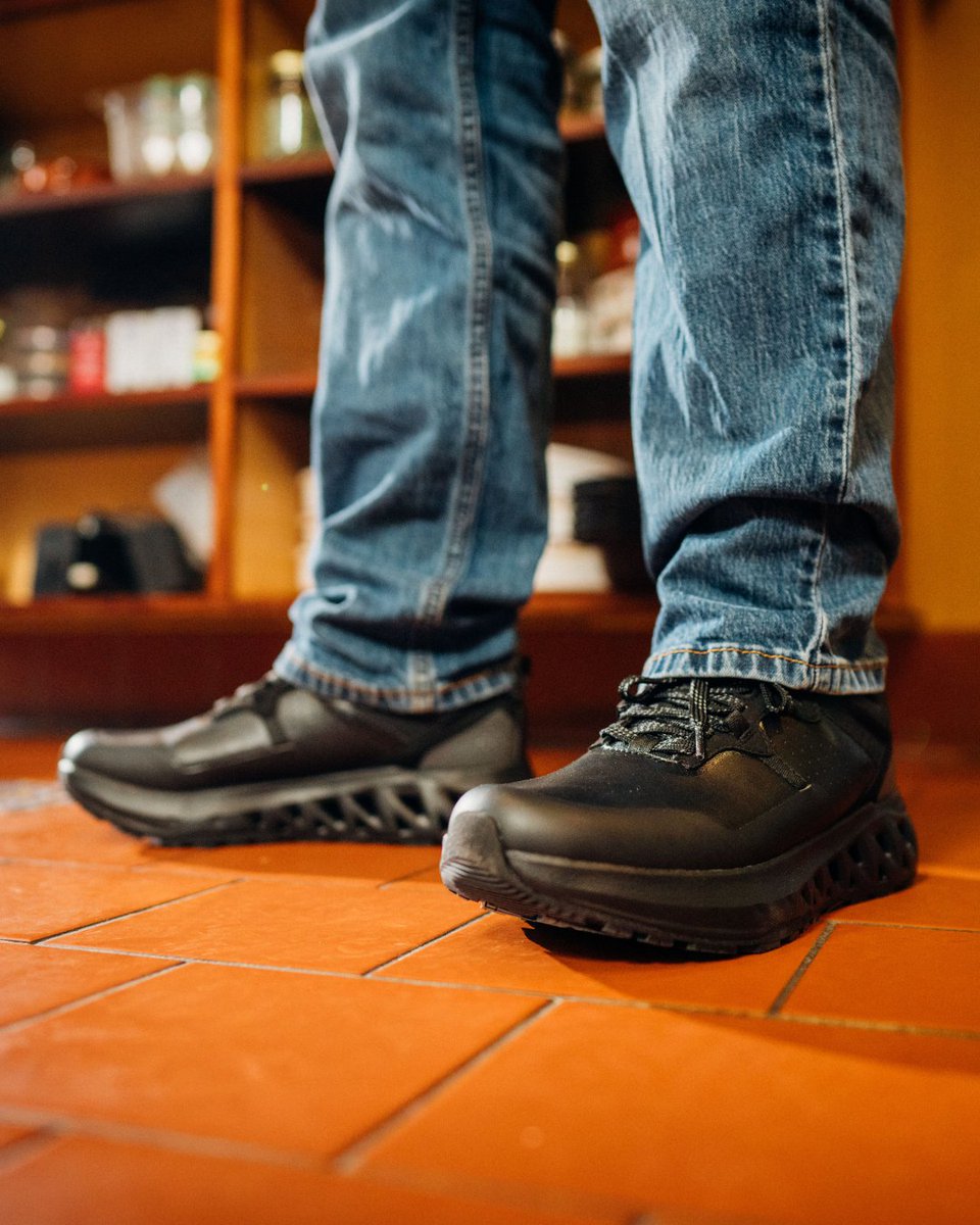 shoesforcrews's tweet image. If you're looking for a sleek new work shoe that looks as good as it feels, check out our just-dropped Springer 4SG™ work shoe. Experience the lightweight cushioning in every step. ow.ly/a5sv50V2npg

#slipresistant #shoesforcrews #comfortableworkshoe
