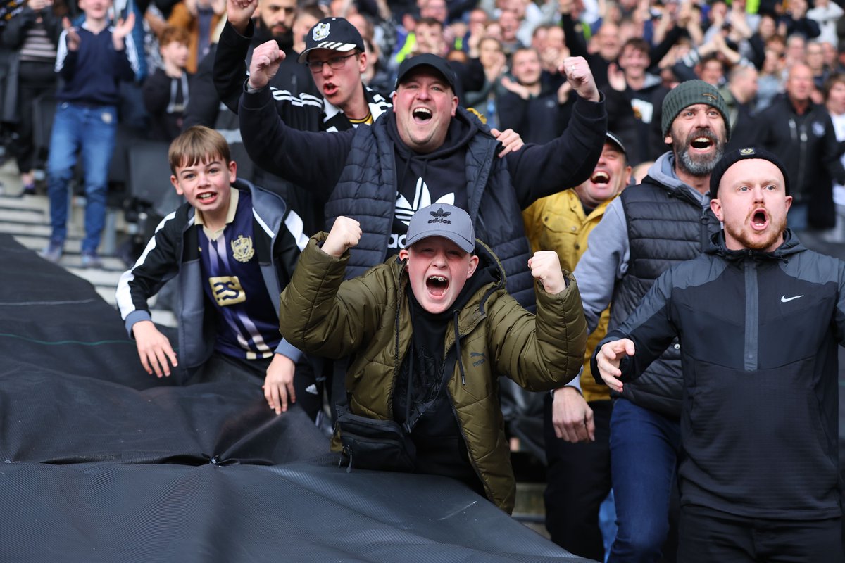 OfficialPVFC's tweet image. Away ticket sales update:

Tranmere: 1,826 (final total)
Fleetwood: 943 (still on sale)

👏👏👏

#PVFC | #SVA