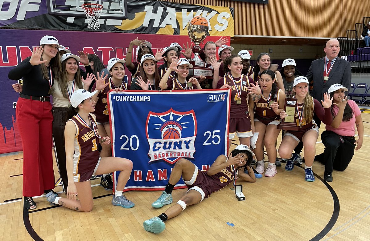 LoisElfman's tweet image. Some photos from last night's @CUNYAC Women's Basketball Championship game, won by the 
@bklyn_bulldogs. It was a five-peat. #PlayLikeaBulldog #cunyhoops #cunychamps #BrooklynCollege #5Peat