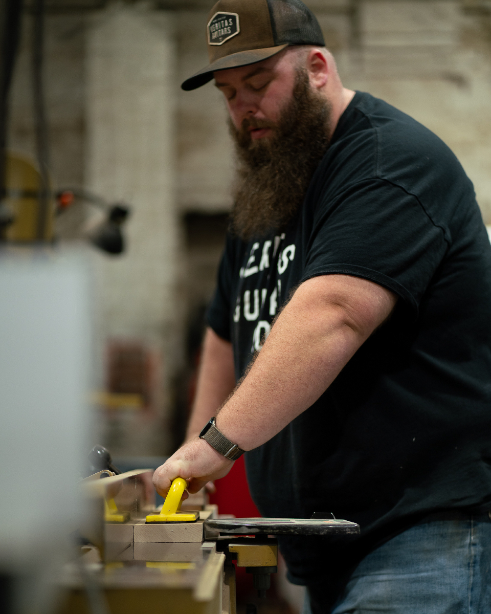 VeritasGuitars's tweet photo. End-of-week hustle in the shop! 🤘

#veritasguitars #intheshop #weekendkickoff https://t.co/kikrdy555x