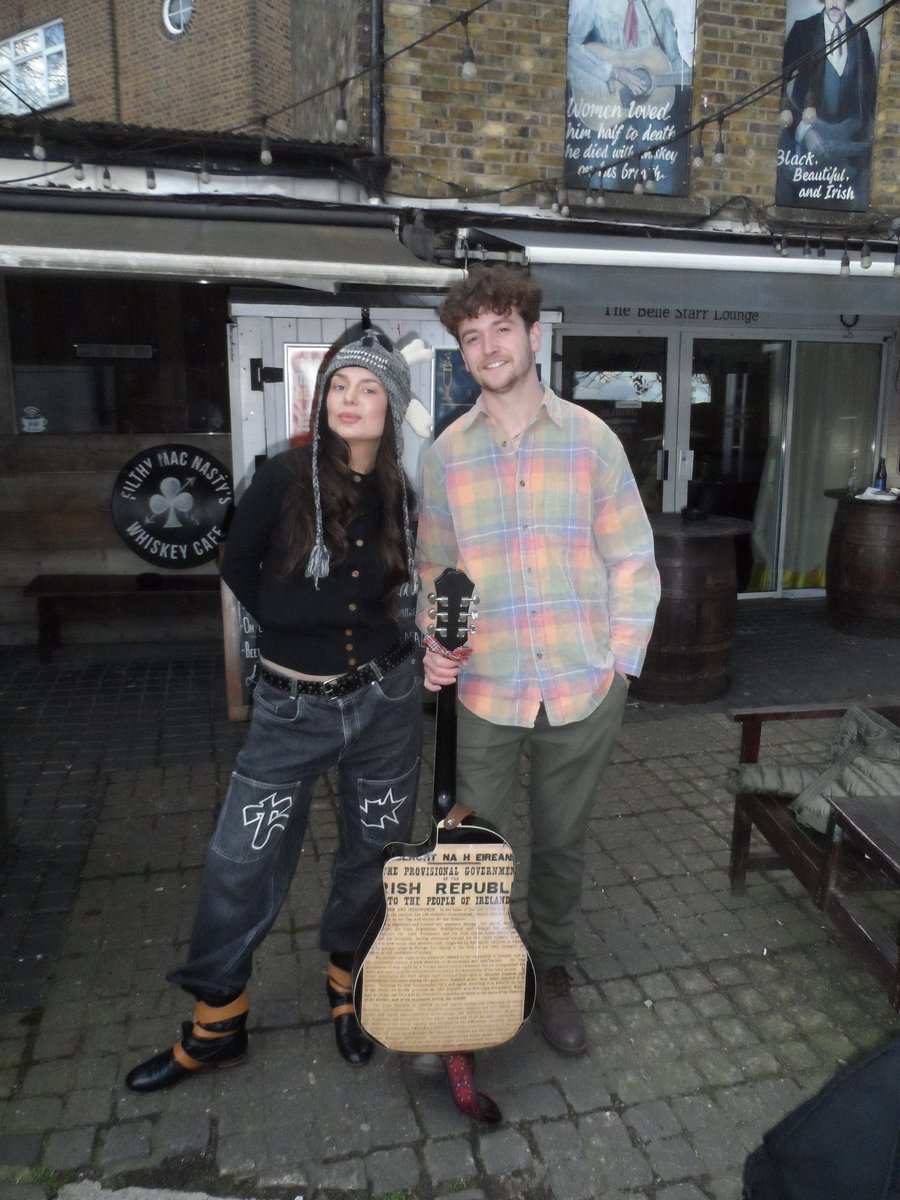 Tia is back with a Live Guest and Performance. 

Join us here: boogalooradio.com or download the app on iOS !!