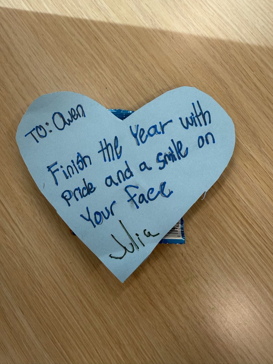 Highlands fifth graders have been working on making kindness notes for all of the other 5th grade students in the Erie feeder! Deliveries are going to the other schools with a kind note and a sweet treat! <a href="/HESHawksSVVSD/">Principal Ball</a> <a href="/SVVSDsupt/">SVVSDsupt</a> <a href="/c_lu_lu/">Lulu Buck</a> #SVVSDKindness #stvrainstorm