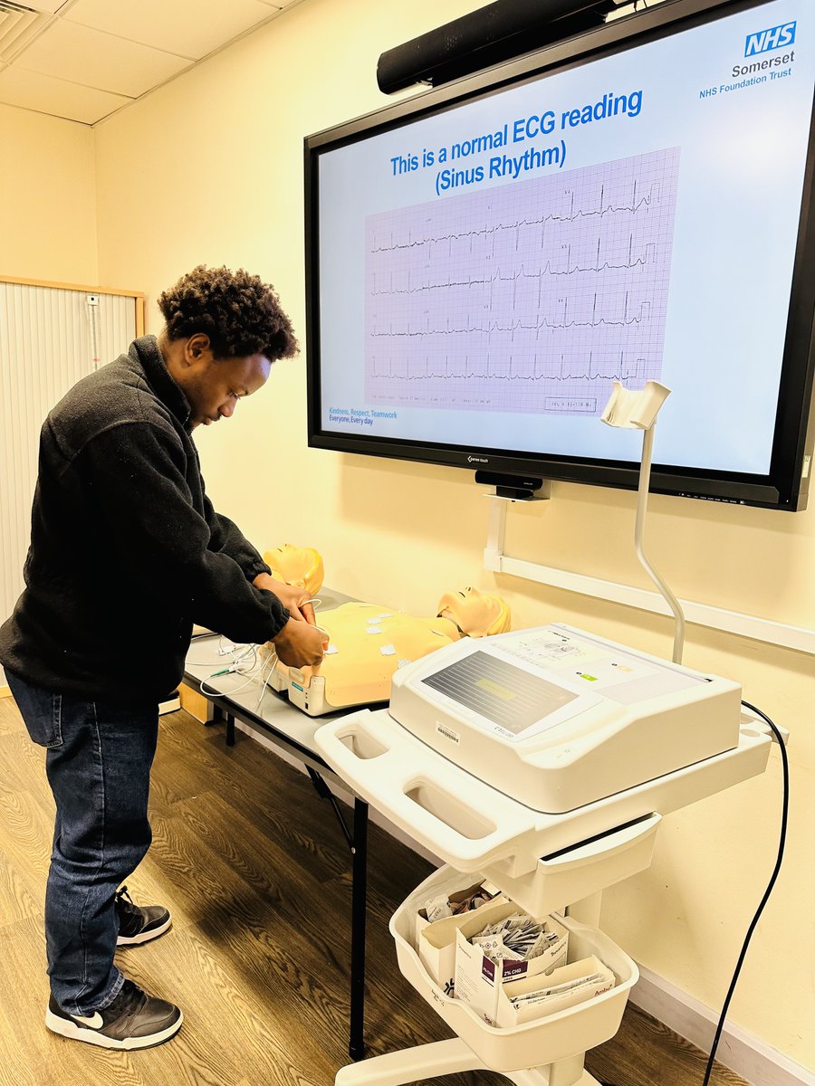 On colleagues demand, had extra session for ECG today. 
Small and sweet group, so more time for hands on- practice. 😍
<a href="/SomersetFT/">Somerset NHS Foundation Trust</a> <a href="/KatyHow97717841/">Katy Howe</a>