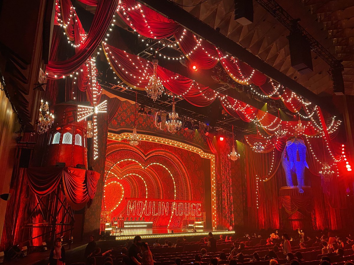 2010年のエリザベートで初めて行った帝国劇場
福岡から東京に遊びに行って、学割の当日券で1階席最後列から観たのを覚えてます
あと高校の修学旅行でも外観だけ見に行ったりしたな
あれから15年、今舞台の仕事をしてます
今後、新帝劇にも関われるよう頑張ります！
ありがとう帝劇！
 #帝国劇場