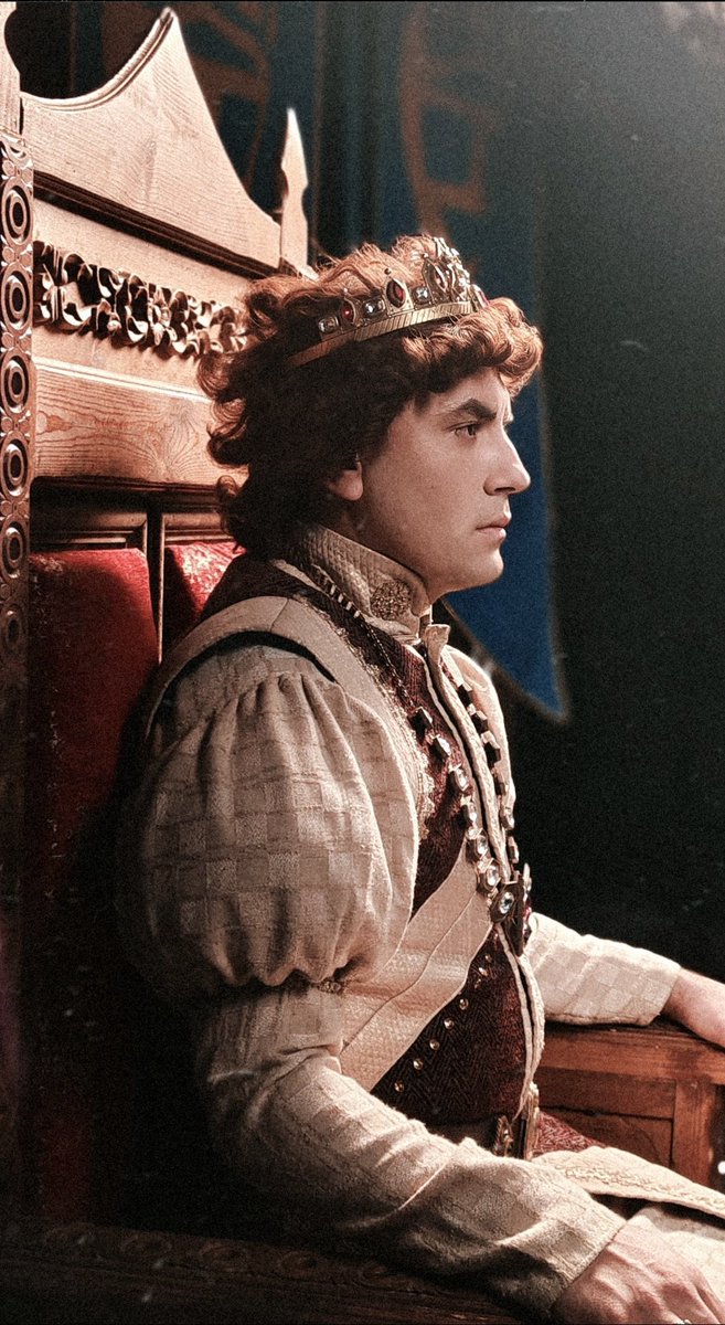 Küçük, hassas, narin ve orantılı.. 👑🤍
#Prens3