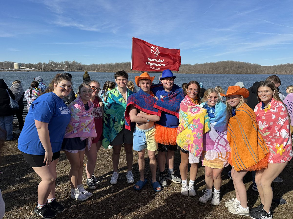 whitelandsports's tweet photo. We are so proud of our Unified Sports Polar Plungers!! They have raised over $2000 for @SOIndiana ! Great job, Warriors! @Whiteland_UFF @ChampsTogether @YOUR_CPCSC https://t.co/p1HZYXn9zF