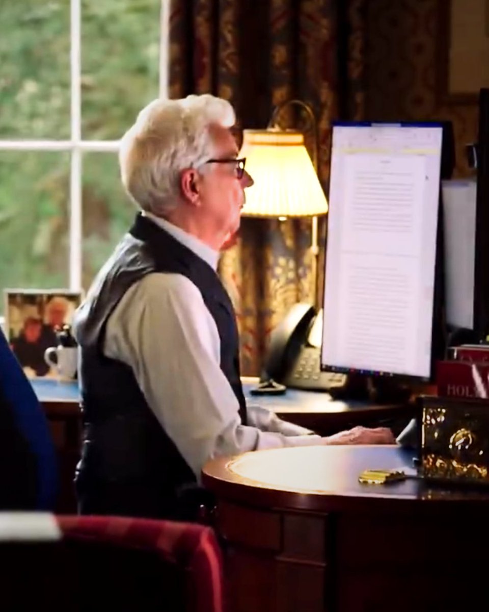 Ken Follett tweet media