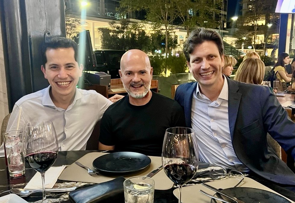 RomanCarvajal's tweet image. Siempre un gusto reunirme con amigos que aman y disfrutan la #HoLEP, gracias #bequanta @quanta_system @ThiagoHotaUro @Moser_DanielC @JDPE2025 
@smumexico