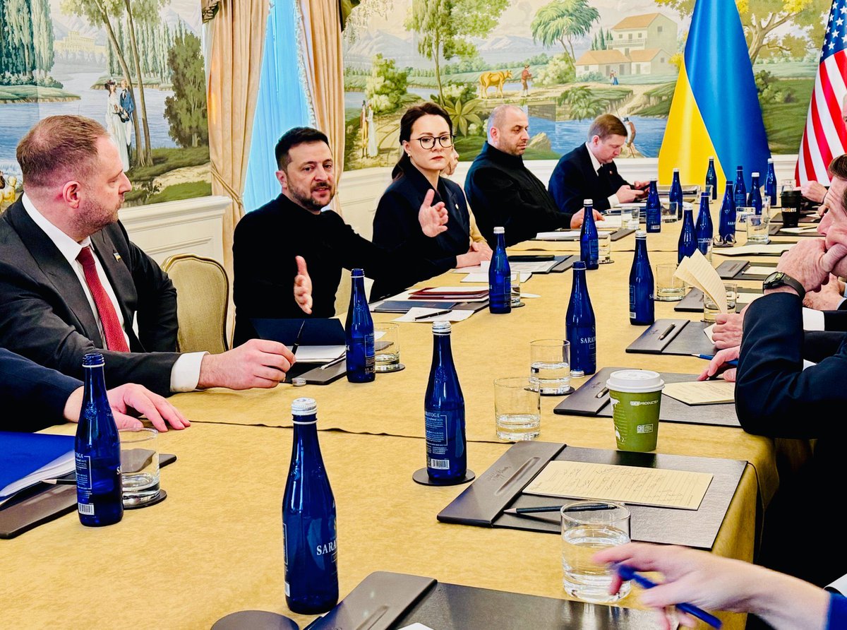 Just finished a meeting with President Zelensky here in Washington. He confirmed that the Ukrainian people will not support a fake peace agreement where Putin gets everything he wants and there are no security arrangements for Ukraine.