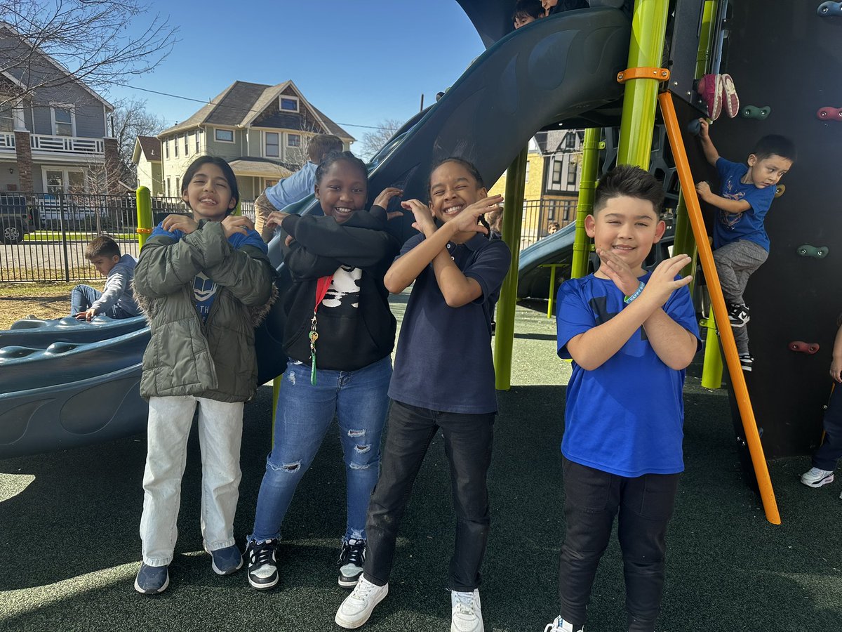 De Zavala Elementary School tweet media