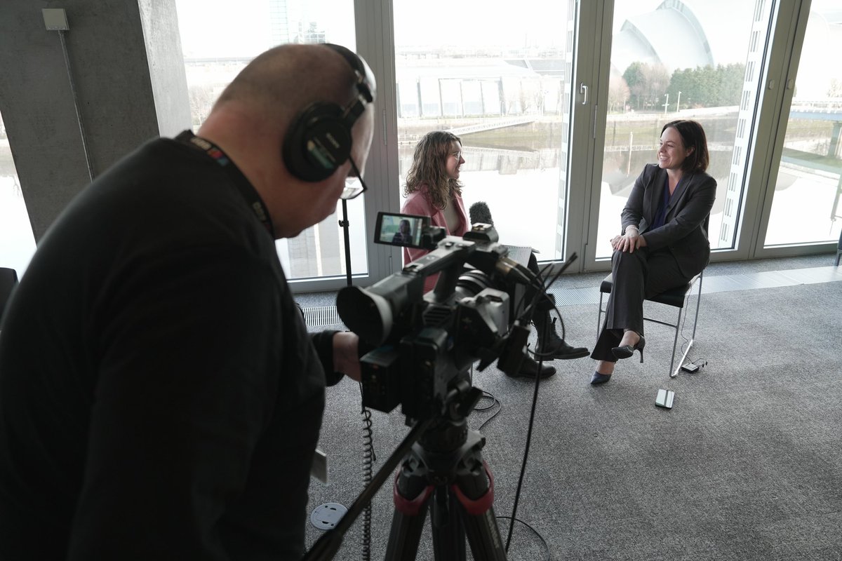 Tha MG ALBA air fàilte a chur air an naidheachd gu fàs am maoineachadh bliadhnail againn bho Riaghaltas na h-Alba 🎉

Tha sinn air ar dòigh gu bheil an naidheachd seo a’ tighinn a-mach an dèidh a’ Leas-Phrìomh-Mhinistear tadhal air MG ALBA an-dè ann am Pacific Quay.

MG ALBA has