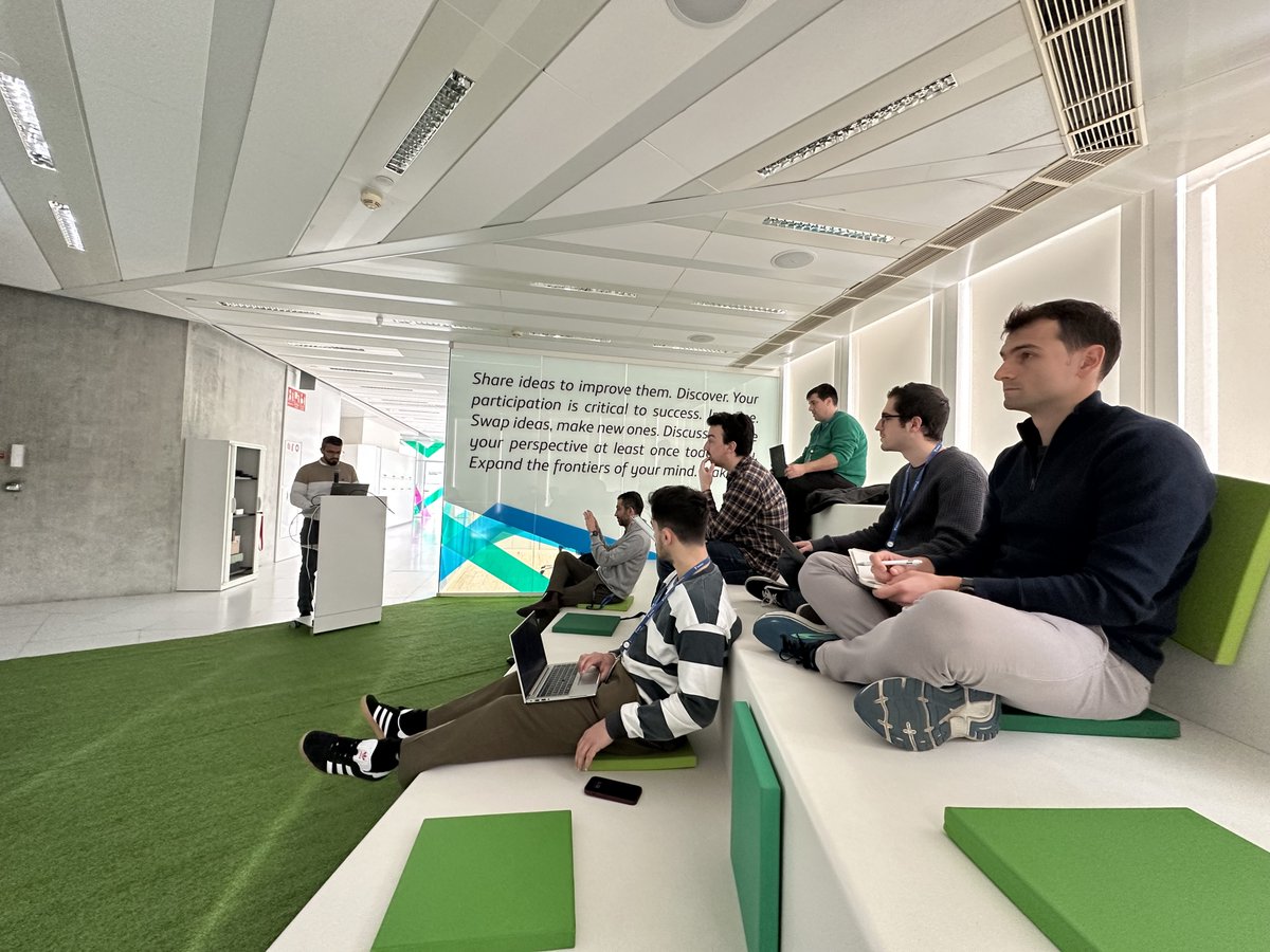 This week at Telefónica Scientific Research, we had the pleasure of hosting Senior Researchers Patricio Reyes and Alfonso Bello Bocio from BSC. Their engaging presentation explored topics like cybersecurity, AI, and network management, areas that are at the heart of our research.