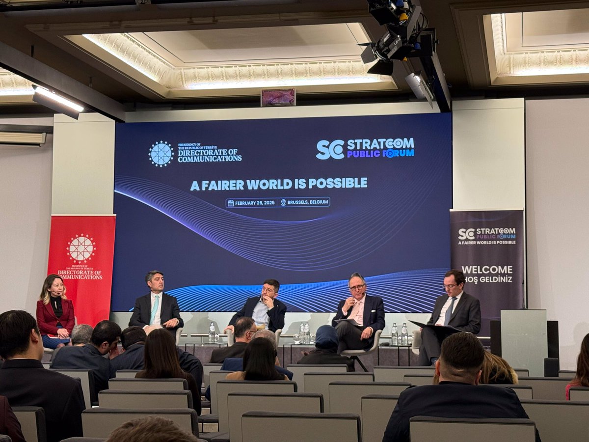 Cumhurbaşkanlığı İletişim Başkanlığımızca Brüksel’de “Daha Adil Bir Dünya Mümkün” temasıyla düzenlenen Stratcom Public Forum'a Enstitümüz adına katıldık. 

Basın Müşavirliğimize organizasyona katkıları ve davetleri için teşekkür ederiz.

<a href="/iletisim/">T.C. İletişim Başkanlığı</a> 
<a href="/StratcomSummit/">Stratcom Summit</a>