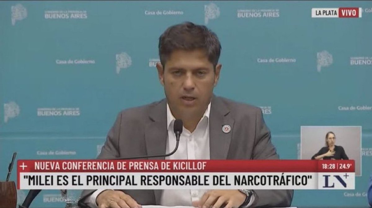 PabloAbrazo_'s tweet photo. Milei que gobierna hace 1(UN) año tiene culpa de los 30 años del narcotráfico de Buenos Aires.
Nunca JAMÁS un kuka se hizo cargo de nada de lo que hizo. https://t.co/mUkYOfDpiy