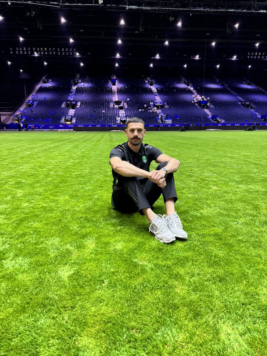 Pose like you own the place.