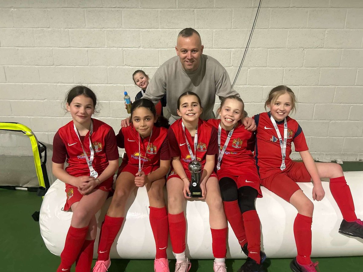Neefcladies96's tweet photo. U10 and U11 girls winning the 3v3 tournament tonight at @CityJuniors2005! 

Great tournament ran by @NU_Foundation , thanks to Sarah for organising 👏🥇 https://t.co/iPIe9TvpMe