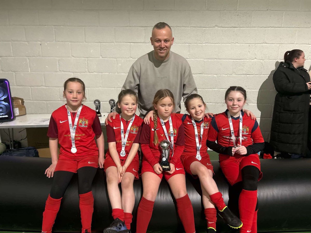 Neefcladies96's tweet photo. U10 and U11 girls winning the 3v3 tournament tonight at @CityJuniors2005! 

Great tournament ran by @NU_Foundation , thanks to Sarah for organising 👏🥇 https://t.co/iPIe9TvpMe