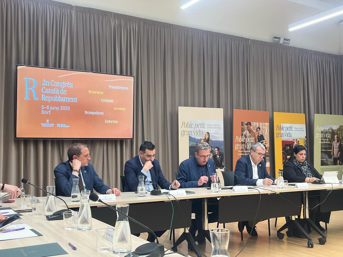 EinesRepoblamentRural (@einesrural) on Twitter photo Ens hem reunit a <a href="/DiputacioLleida/">Diputació de Lleida</a> per preparar el 2n Congrés Català de Repoblament a 📍Sort (5-6 juny). Debatrem transformació econòmica, proximitat i arrelament amb casos d’èxit. 🟢ERR reclama simplificació administrativa per impulsar el #Repoblament.
#MónRural #Ruralitat Ens hem reunit a <a href="/DiputacioLleida/">Diputació de Lleida</a> per preparar el 2n Congrés Català de Repoblament a 📍Sort (5-6 juny). Debatrem transformació econòmica, proximitat i arrelament amb casos d’èxit. 🟢ERR reclama simplificació administrativa per impulsar el #Repoblament.
#MónRural #Ruralitat