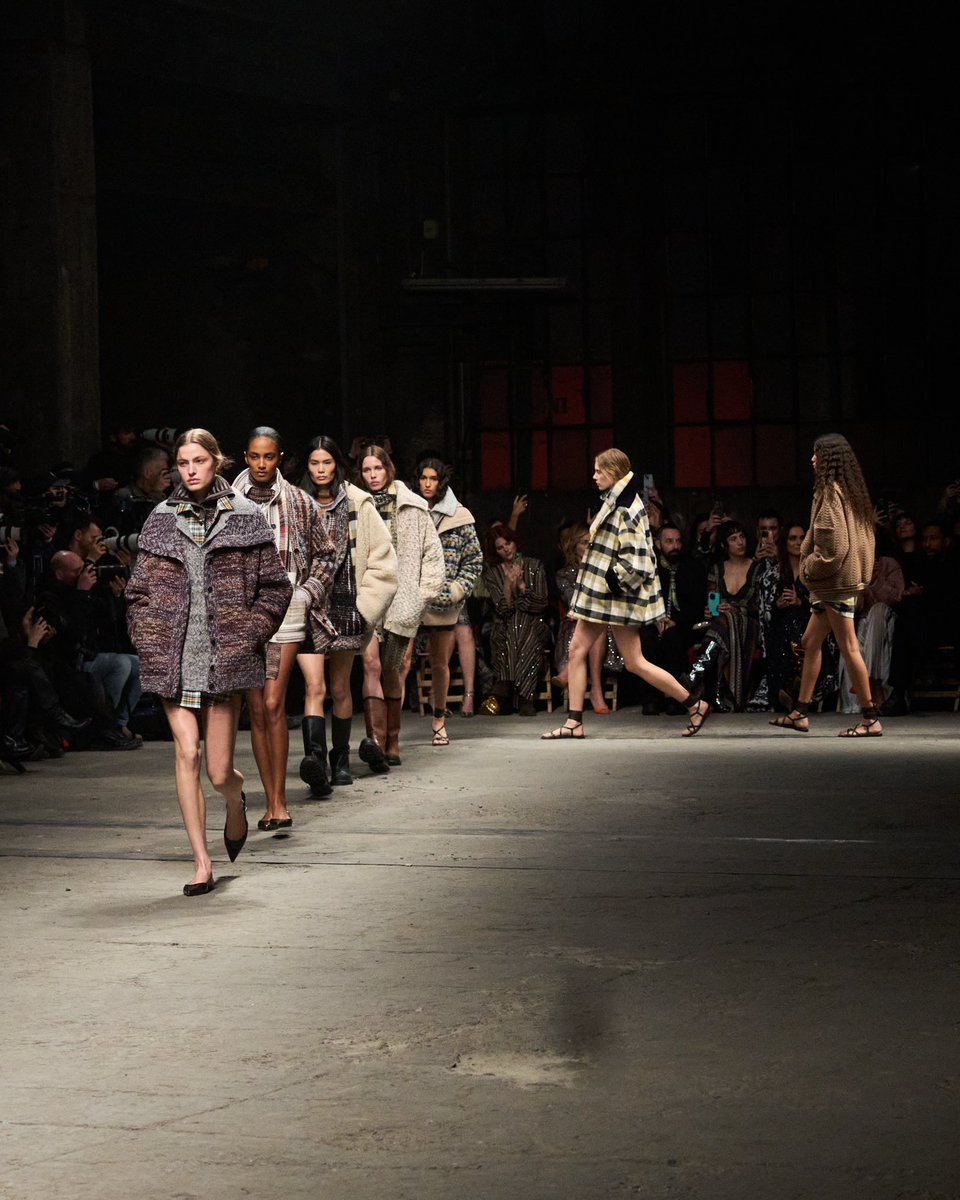 Looks from the <a href="/Missoni/">Missoni</a> F/W 25-26 Fashion Show during #MFW 
See the full show on milanofashionweek.cameramoda.it 

Photo credits: Launchmetrics