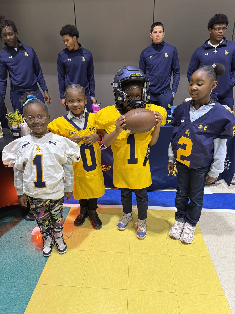 Had an amazing experience today over at Druid Hills Academy Career Fair! Our guys did a fantastic job interacting with the kids and giving them insight on not just being an athlete but a STUDENT ATHLETE. 🤘🏽#EVERYTH1NGEVERYDAY <a href="/JCSUFootball/">Golden Bulls</a>