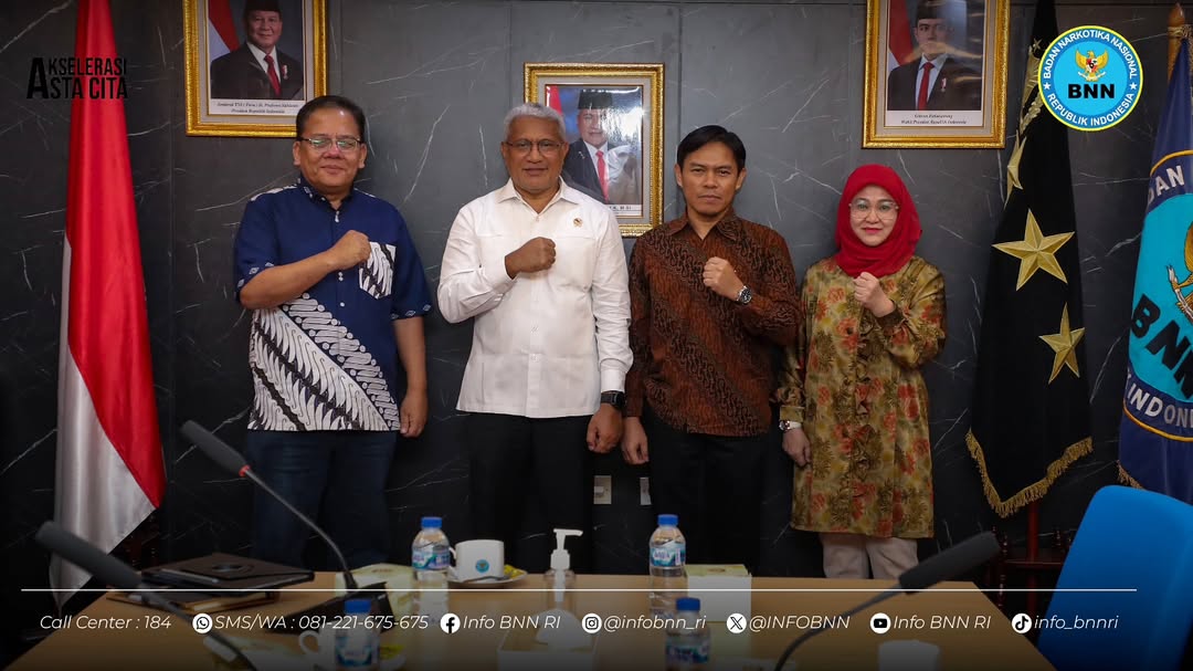 BnnSingkawang's tweet image. BNN MENERIMA AUDIENSI KRIMINOLOGI FISIP UI GUNA PERKUAT KOLABORASI ILMU PENGETAHUAN

instagram.com/p/DGoZJPzz9nk/…
#indonesiabersinar
#indonesiadrugfree
BIRO HUMAS DAN PROTOKOL BNN