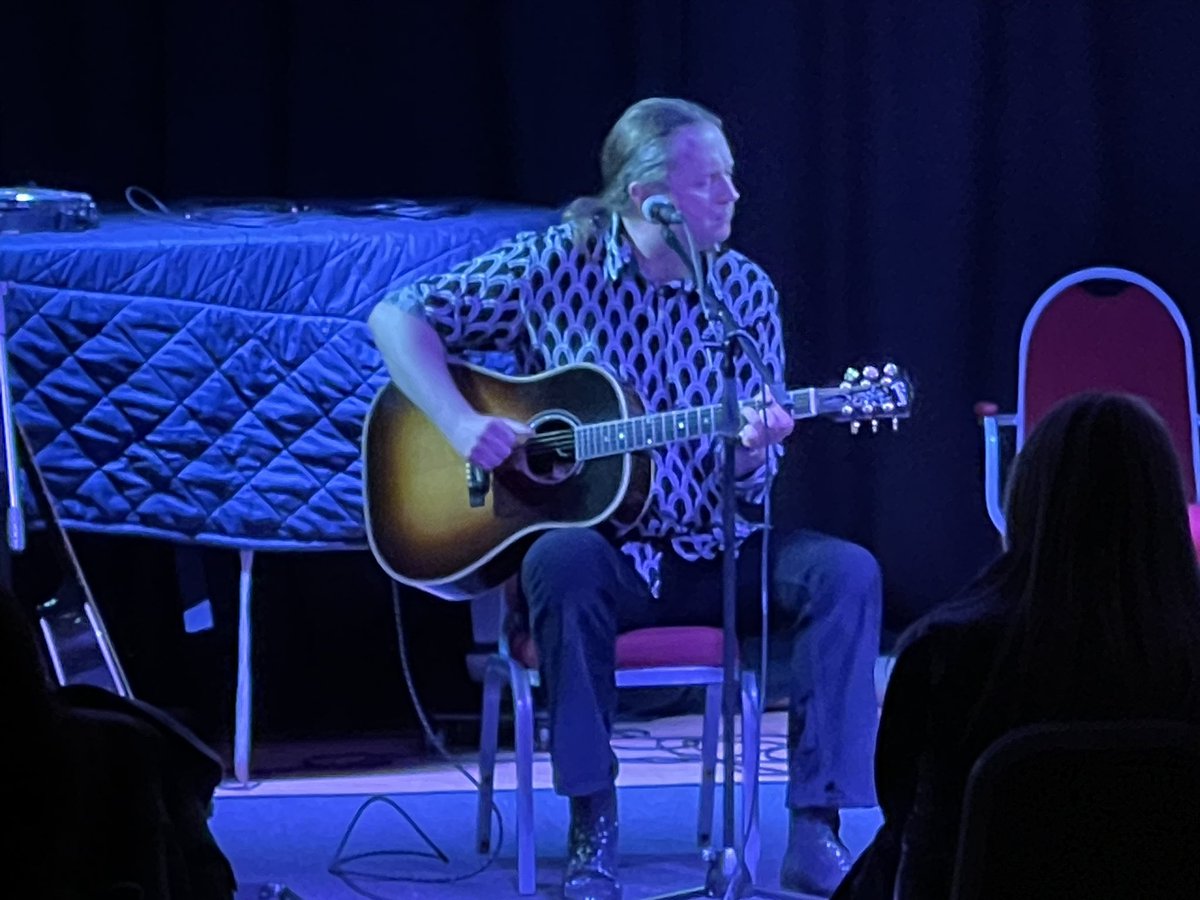 A welcome return of the <a href="/icarusclub/">icarusclub</a> to <a href="/MycenaeHouse/">Mycenae House</a> featuring a hoste of great artists including this chap <a href="/sippiblues/">MississippiMacDonald</a>