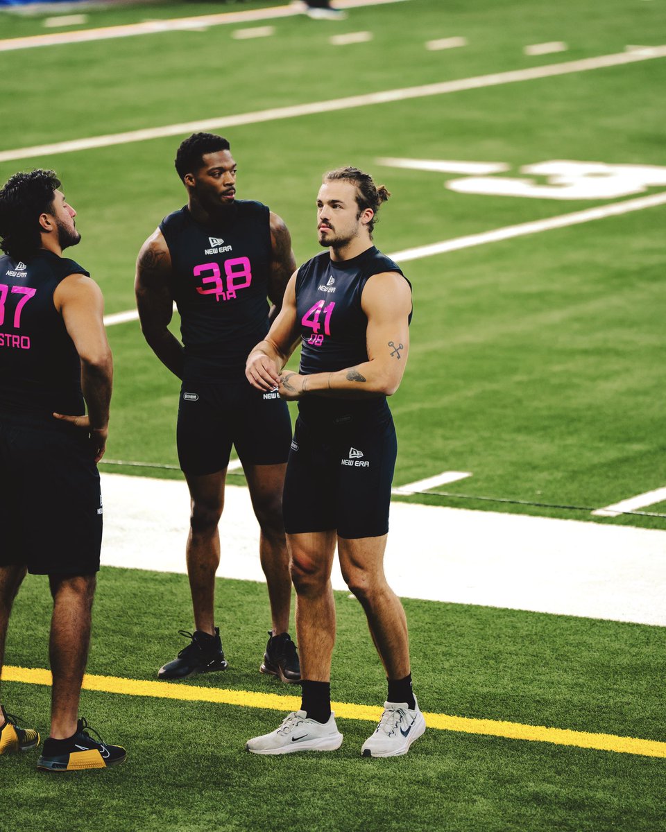 Toledo Football (@toledofb) on Twitter photo In the building π
#TeamToledo | #NFLCombine on <a href="/nflnetwork/">NFL Network</a> In the building π
#TeamToledo | #NFLCombine on <a href="/nflnetwork/">NFL Network</a>