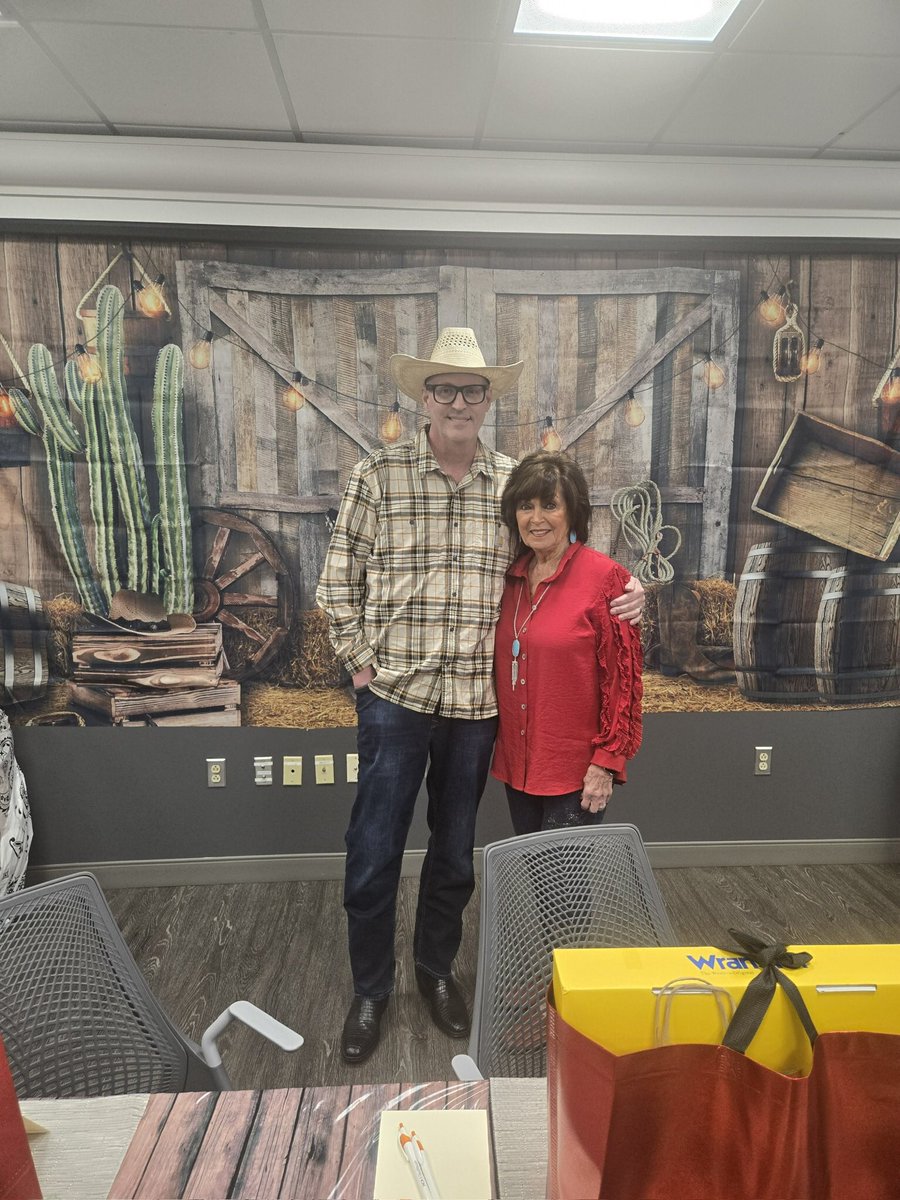 SpringEdFound's tweet image. The SISD attended the HCA chili cook off. We also presented HCA their Partners Award. Go Texas Day @SpringISD