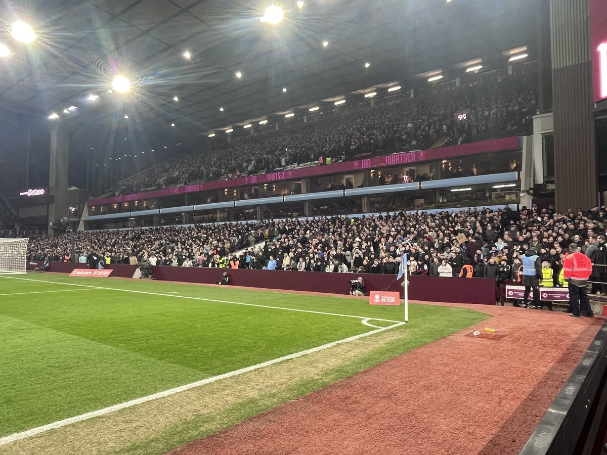 daibennett's tweet image. Villa v Cardiff.