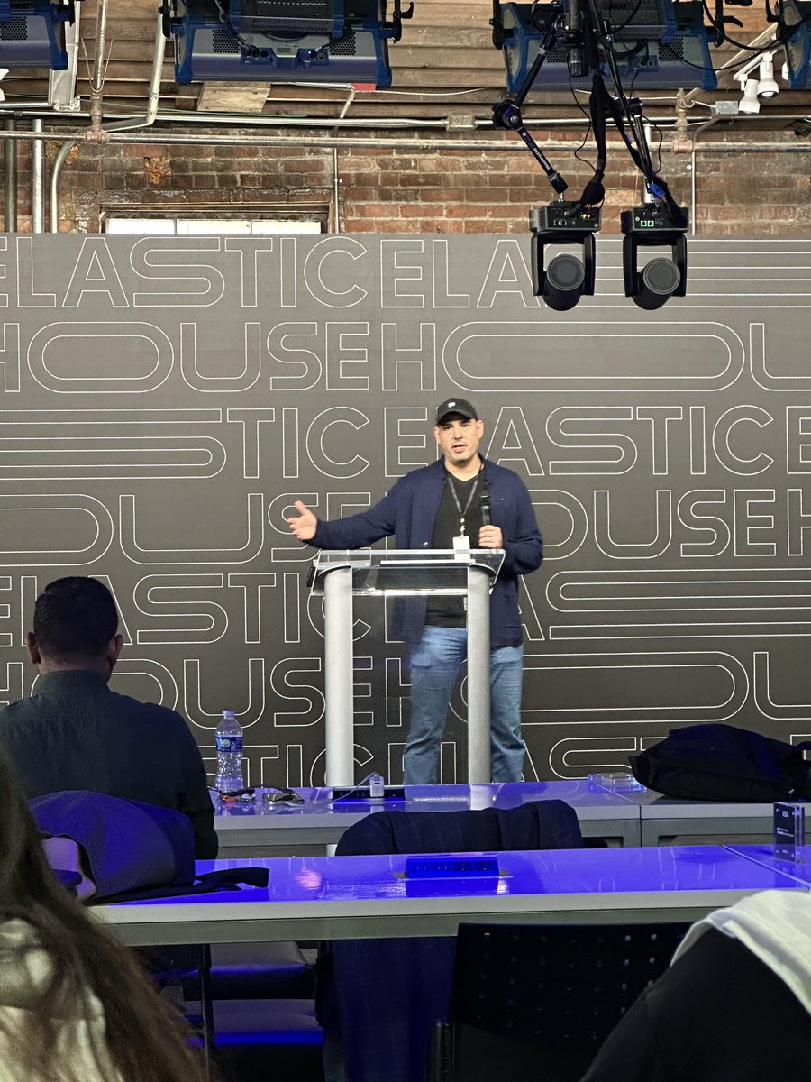 We have our founder <a href="/huntersmonke/">Hunter 🟨🟪🟧🟩</a> taking over the stage at the elastic house! 🤙