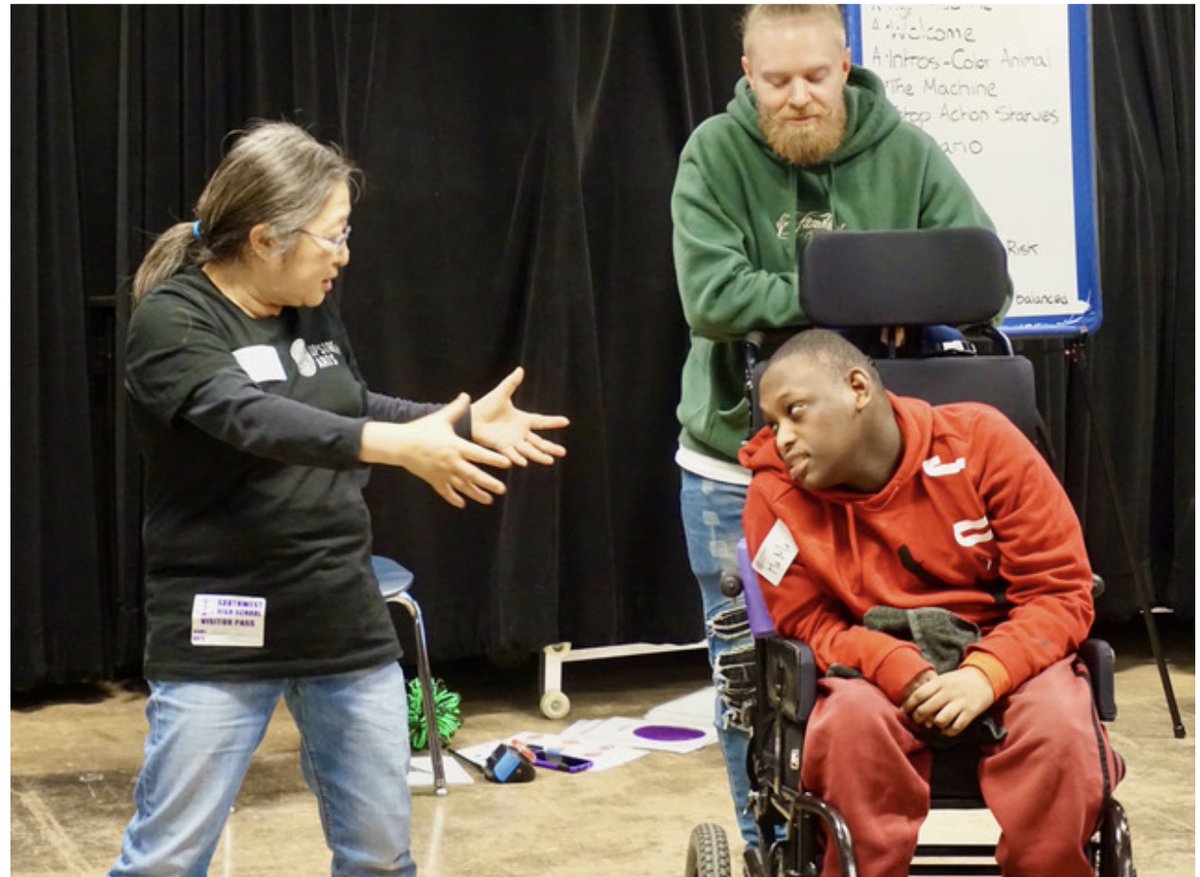 WRIT 1401: Community-Engaged University Writing, students partner with non-profit community organizations whose mission includes supporting social justice. With Upstream Arts, students explore disability justice, access, and advocacy.
cla.umn.edu/writing-studie…