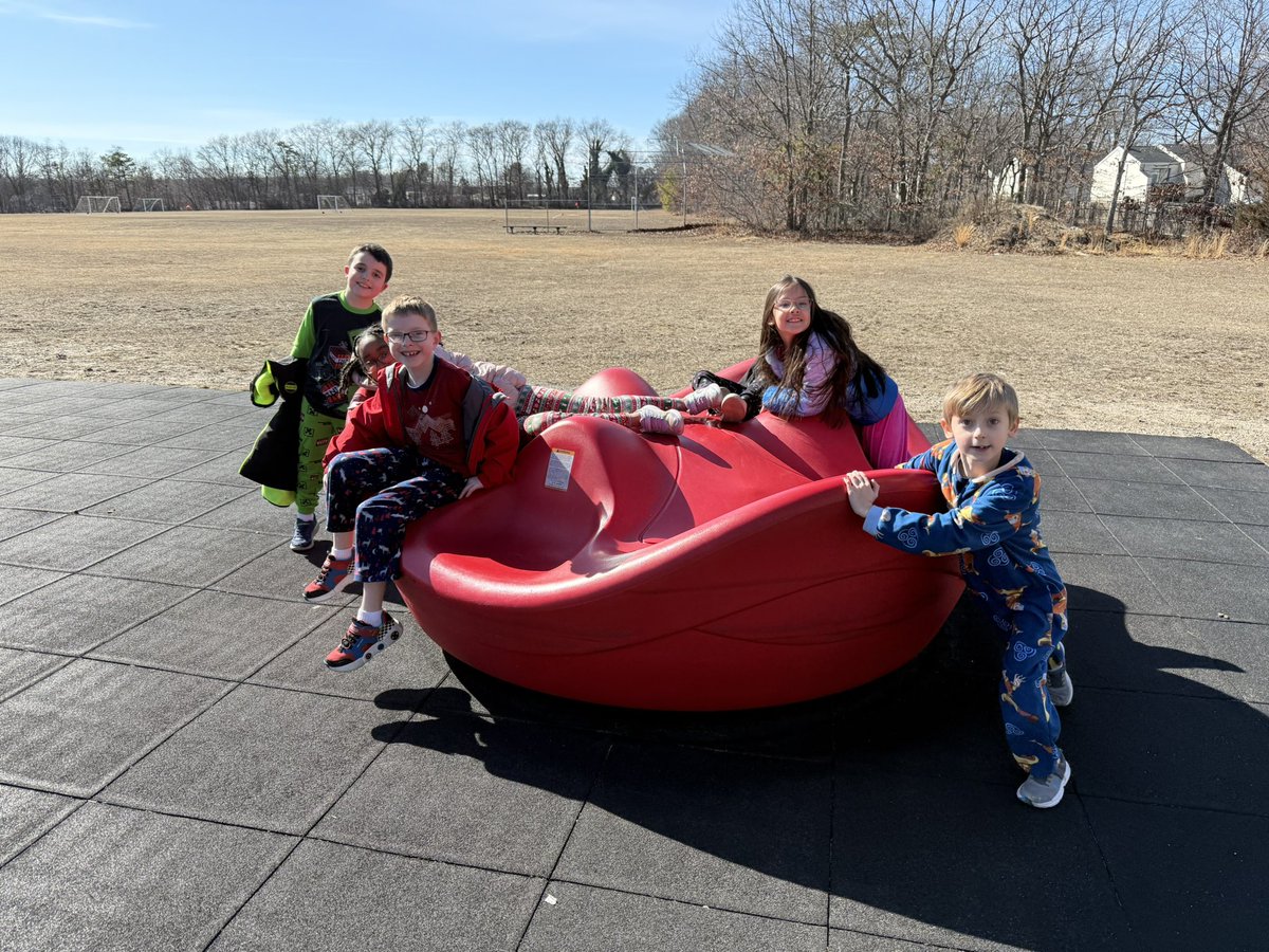 Melissa Comis (@miss_comis) on Twitter photo We got to spend our Fun Friday/PJ Day outside this afternoon ☀️ <a href="/CherokeeStCSD/">Cherokee Street School</a> <a href="/ConnetquotCSD/">Connetquot CSD</a> We got to spend our Fun Friday/PJ Day outside this afternoon ☀️ <a href="/CherokeeStCSD/">Cherokee Street School</a> <a href="/ConnetquotCSD/">Connetquot CSD</a>