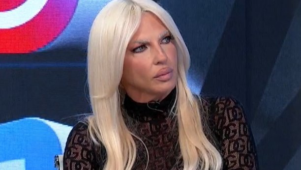 DivaSimanic's tweet image. Zena kojoj je uskracena sloboda govora u 21. veku #jk