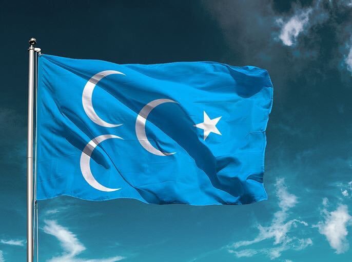 x.com/hsnmctba/statu…
x.com/hsnmctba/statu…

« Fâtih’de yoksul bir gramofon çalıyor
Eski zamânlardan bir Cum'a çalıyor
Durup köşe başında deliksiz dinlesem
Sana kullanılmamış bir gök getirsem »

m.youtube.com/watch?v=vIisLA…